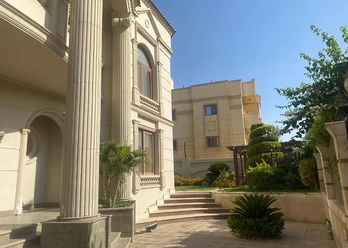 Super Luxurious Villa With Large Landscape Areas