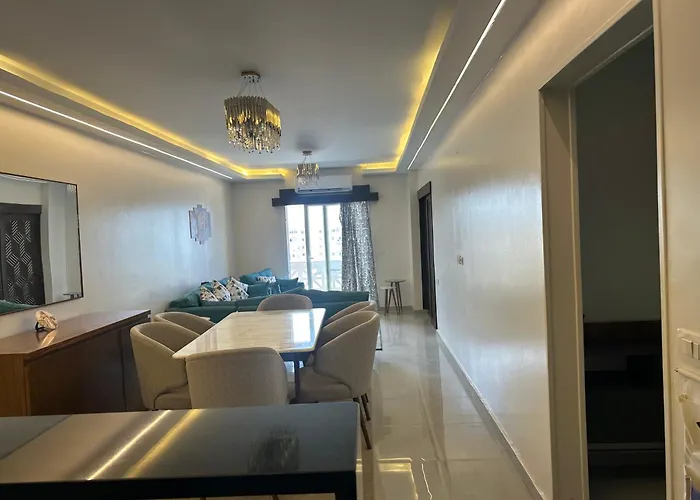 Hotel Apartment Art City Compound